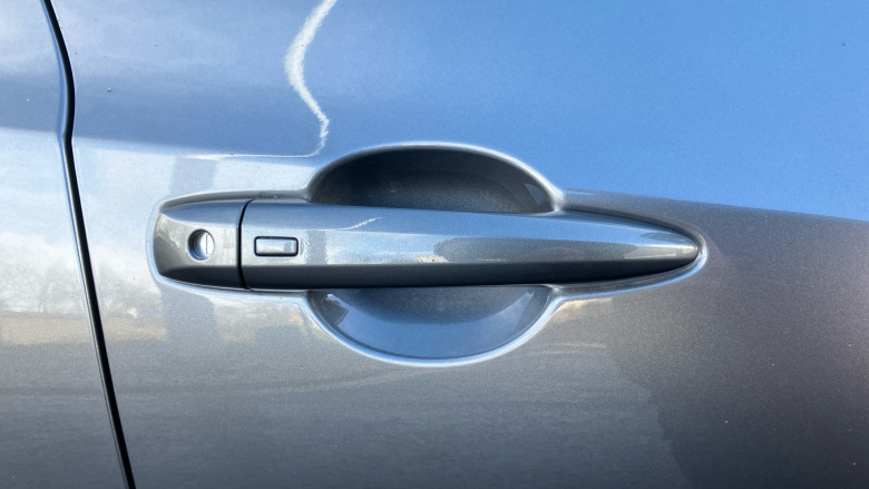 Nissan Juke 1.0 DiG-T N-Connecta 5dr Petrol Hatchback